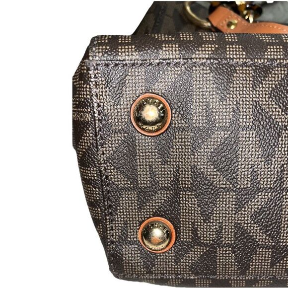 Michael Kors Large Cynthia Tote - Picture 11 of 13